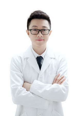 章洪智:“娃娃脸”医生对皮肤健康管理的“探索求真” 章洪智:“娃娃脸”医生对皮肤健康管理的“探索求真”